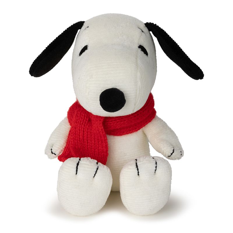 Snoopy Sitting With Scarf - 17 cm