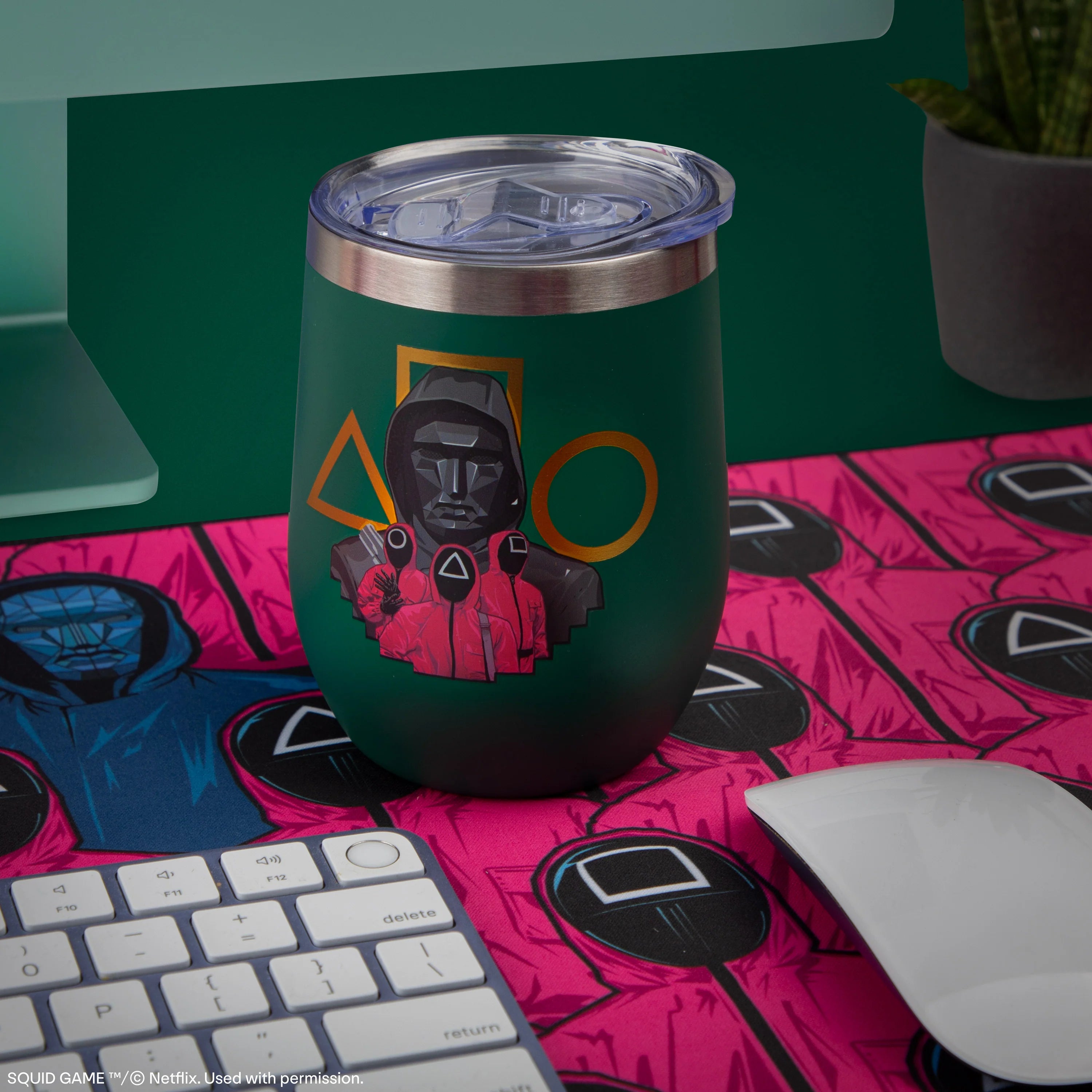 SQUID GAME — GUARDS THERMAL TRAVEL MUG